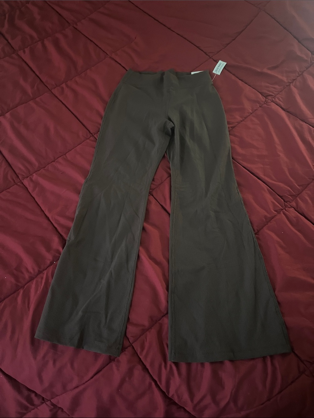 Old Navy Extra High-Rise Ribbed Flare Powersoft Leggings in Dark Brown NWT